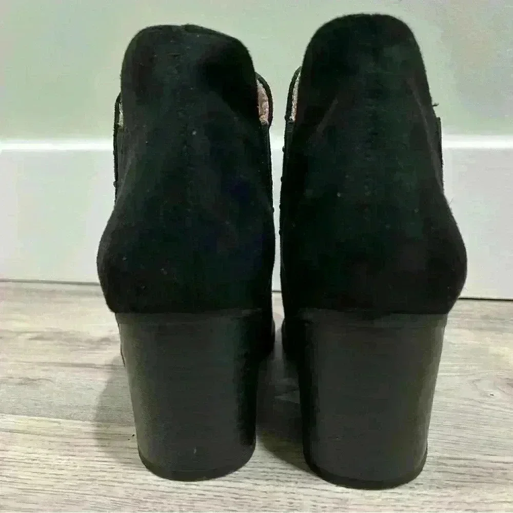 Naturalizer Soul Faux Suede Black Studded Booties Heeled Ankle Boots Size 7W